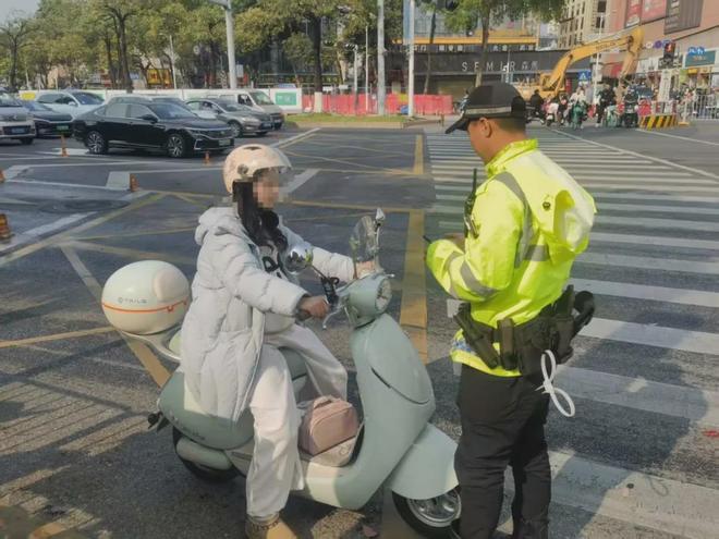 了；深圳全市严查电动车违法行为特事凯发首页登录好消息：香港能刷深圳通